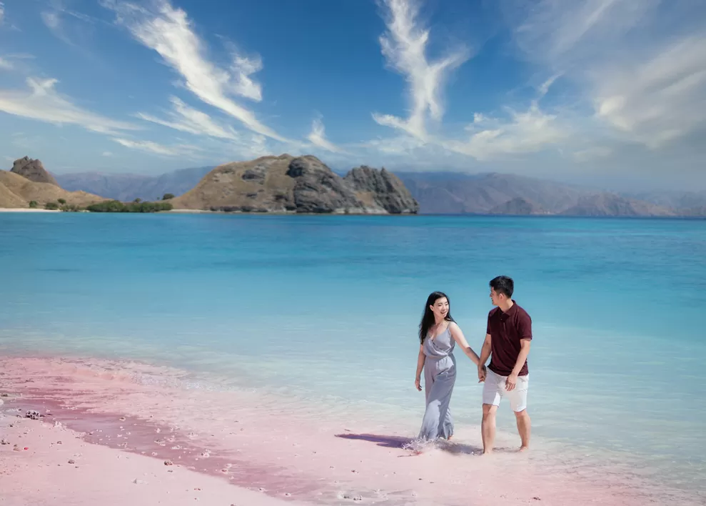 Prewedding di Pink Beach